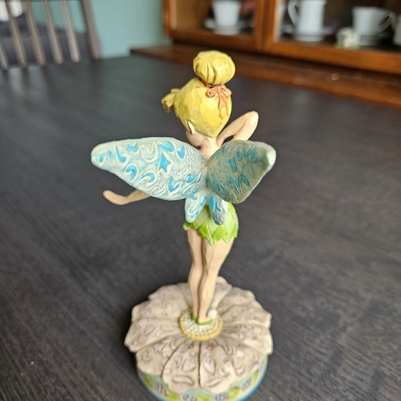 Tinkerbell figure. Walt Disney showcase collection 7 inches tall. - Picture 3 of 7